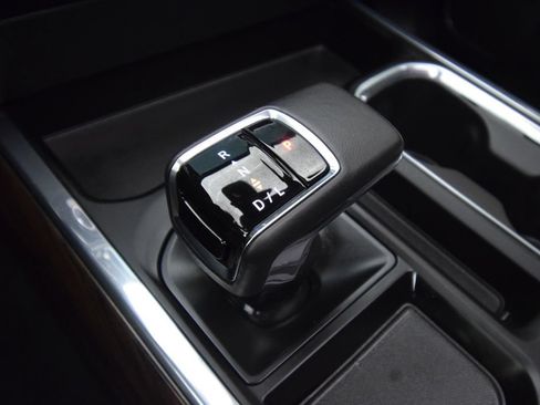 Used 2022 GMC Sierra 1500 SLT AWD/4WD image 27