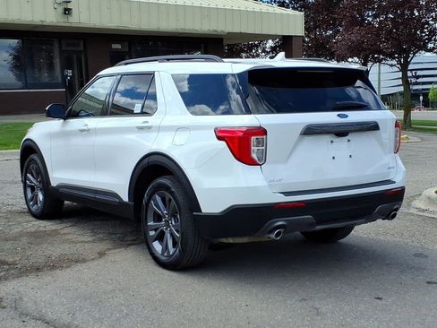 Certified 2023 Ford Explorer XLT w/ Equipment Group 202A AWD/4WD image 3