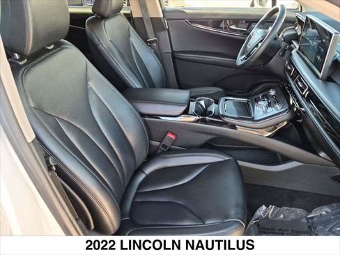 Certified 2022 Lincoln Nautilus FWD w/ Premium Package image 27