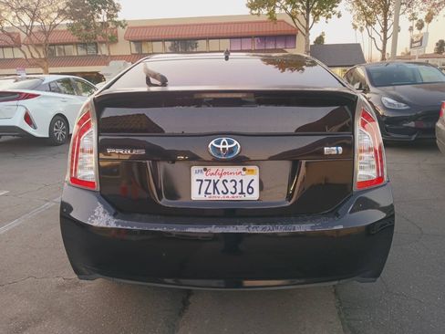 Used 2015 Toyota Prius Two FWD image 5