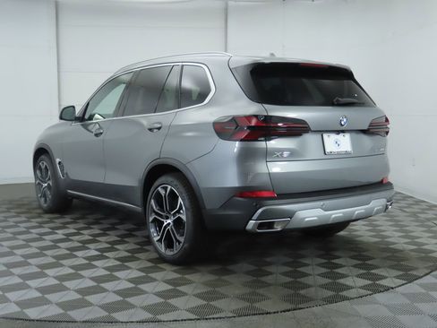 Used 2026 BMW X5 sDrive40i image 8