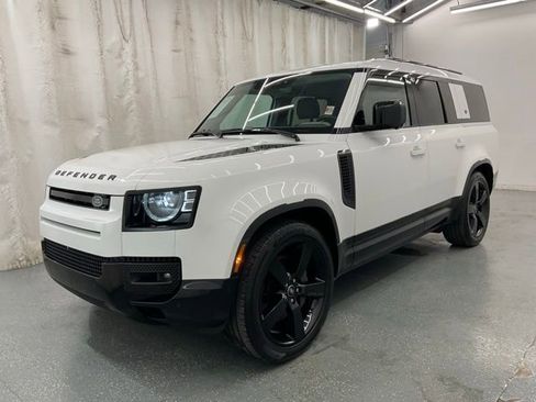 Used 2024 Land Rover Defender 130 X-Dynamic SE AWD/4WD image 4