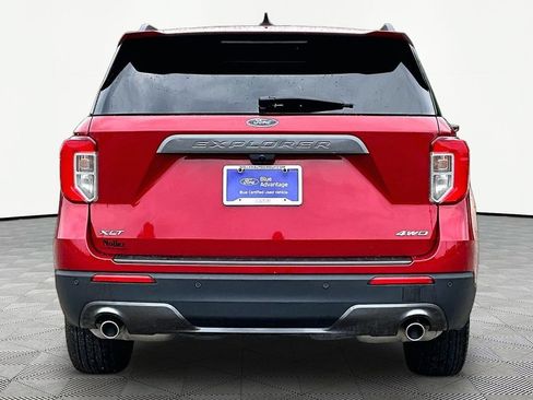 Certified 2024 Ford Explorer XLT w/ Equipment Group 202A AWD/4WD image 4