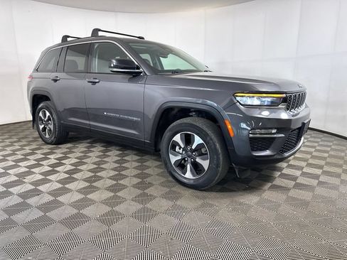 Used 2023 Jeep Grand Cherokee 4WD 4xe image 3