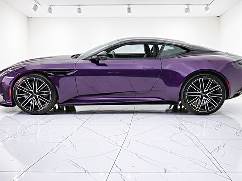 Used 2024 Aston Martin DB12 Coupe RWD image 3