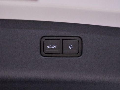 Certified 2025 Genesis GV70 3.5T Sport AWD/4WD image 27