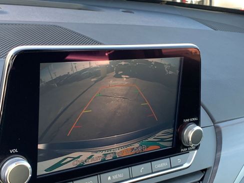 Used 2025 Nissan Altima 2.5 SV image 24