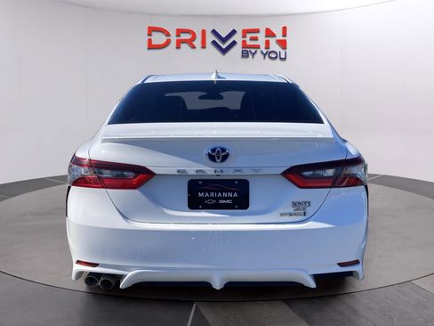 Used 2022 Toyota Camry SE image 5