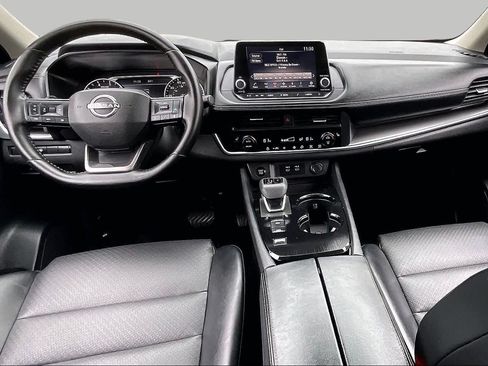 Used 2025 Nissan Rogue SV w/ SV Premium Package FWD image 16