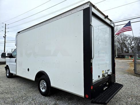 Used 2021 Chevrolet Express 3500 w/ Power Convenience Package image 5