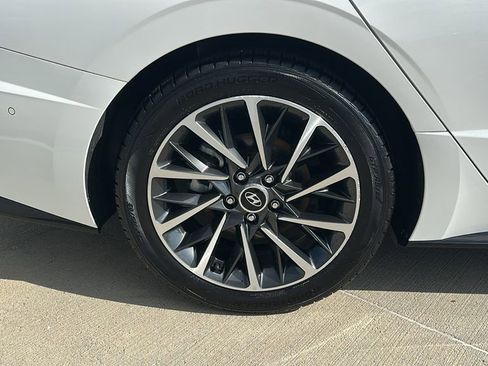Used 2022 Hyundai Sonata Limited image 17