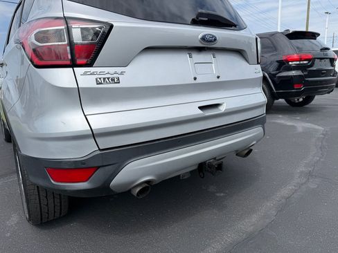 Used 2017 Ford Escape SE w/ Equipment Group 201A AWD/4WD image 8