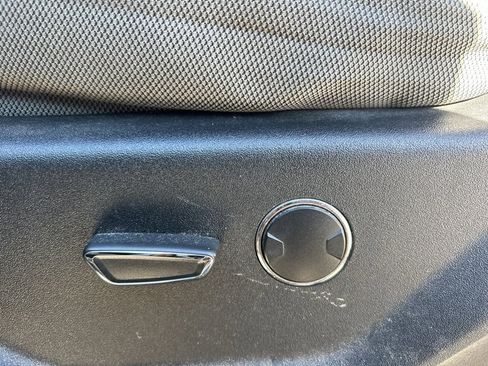 Used 2019 Ford F350 XLT w/ XLT Premium Package image 12