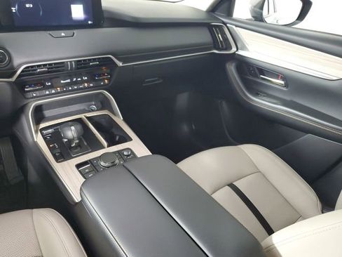 Certified 2024 MAZDA CX-90 Plug-In Hybrid w/ Preferred AWD/4WD image 18