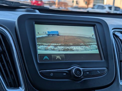 Used 2018 Chevrolet Malibu LT image 30