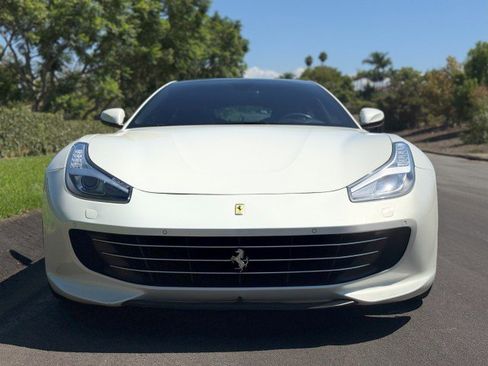 Used 2017 Ferrari GTC4Lusso image 10