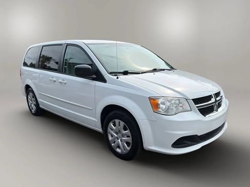 Used 2014 Dodge Grand Caravan SE w/ Quick Order Package 29E SE FWD image 3