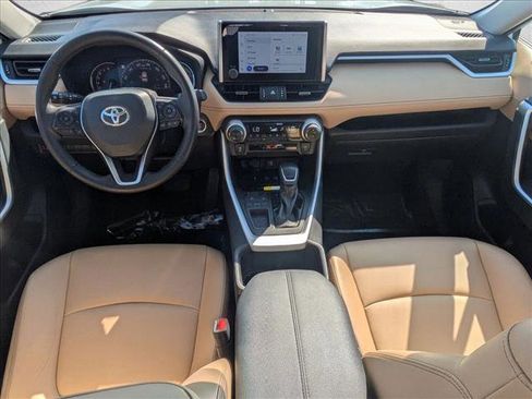 Used 2023 Toyota RAV4 XLE Premium image 16