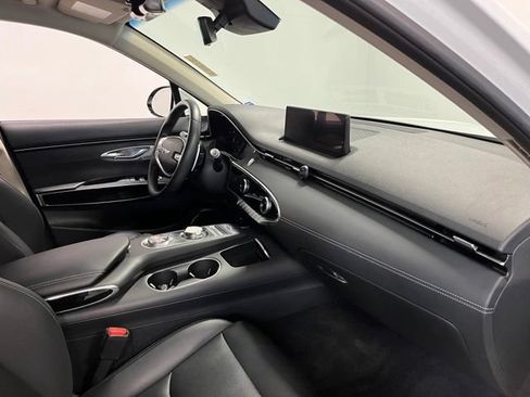 Used 2025 Genesis GV70 2.5T AWD/4WD image 11