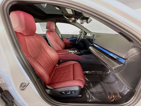 Certified 2025 BMW i5 M60 image 29
