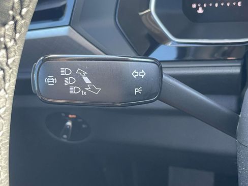 Used 2024 Volkswagen Jetta SE FWD image 23