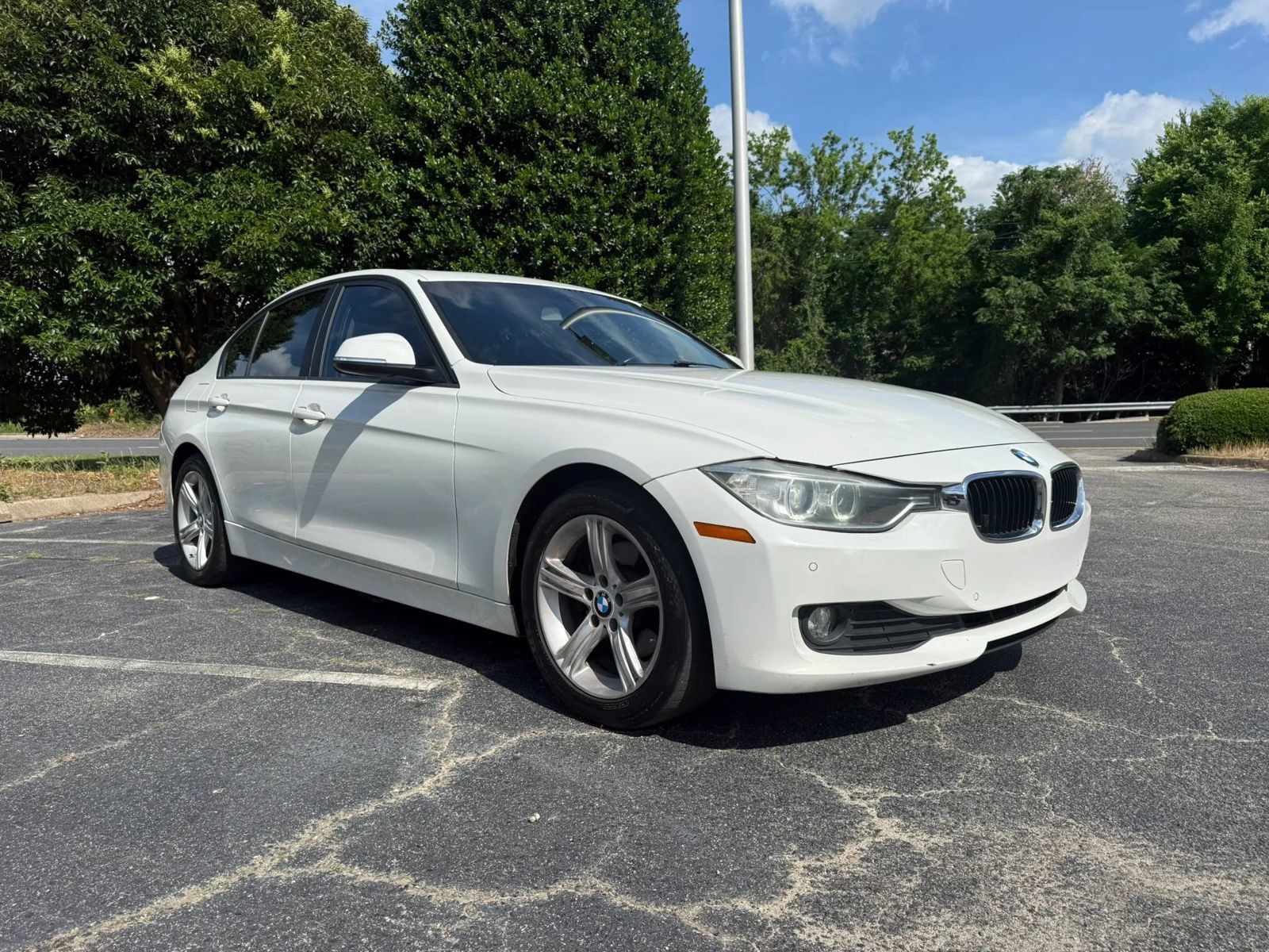 Used 2015 BMW 320i Sedan RWD image 2