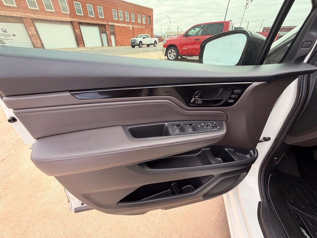 Used 2018 Honda Odyssey Elite image 12