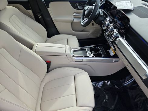 Certified 2026 Mercedes-Benz GLB 250 4MATIC image 18