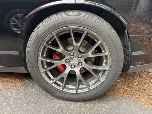 Used 2015 Dodge Challenger SRT w/ Technology Group image 16