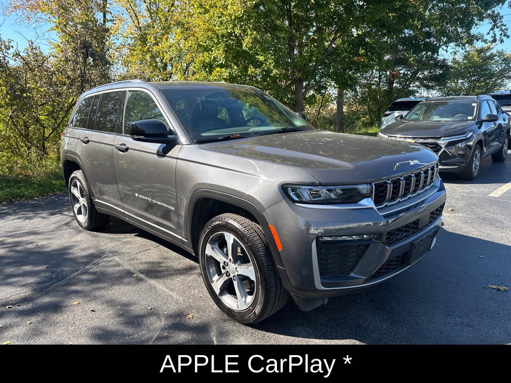 Used 2026 Jeep Grand Cherokee Limited AWD/4WD image 3
