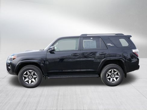 Certified 2024 Toyota 4Runner TRD Off-Road image 4