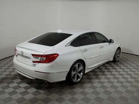 Used 2018 Honda Accord Touring image 7