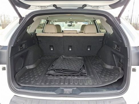 Used 2020 Subaru Outback Limited image 29