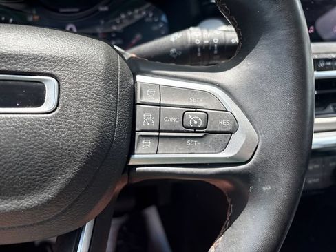 Used 2022 Jeep Compass Limited w/ Sun and Sound Group AWD/4WD image 12