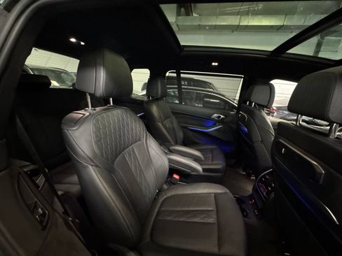 Used 2024 BMW X7 xDrive40i w/ M Sport Package AWD/4WD image 26