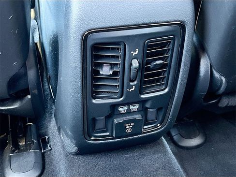 Used 2020 Jeep Grand Cherokee Limited X image 25