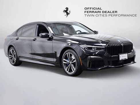 Used 2022 BMW 750i xDrive w/ M Sport Package image 8