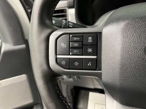Used 2025 Ford F150 Lariat AWD/4WD image 30