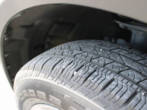 Used 2024 Ford Maverick XLT image 11