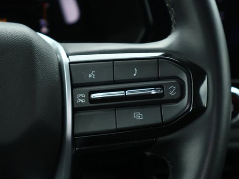 Used 2023 Chevrolet Colorado LT w/ LT Convenience Package image 13