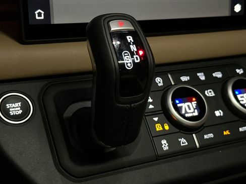 New 2025 Land Rover Defender 110 X-Dynamic SE image 22