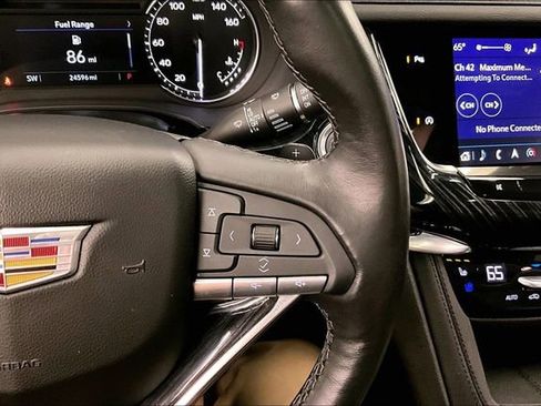 Used 2025 Cadillac XT6 Premium Luxury image 27