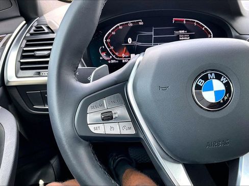 Certified 2025 BMW X4 xDrive30i w/ Convenience Package AWD/4WD image 9