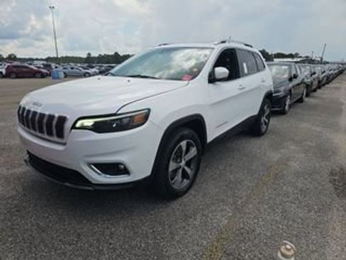 Used 2019 Jeep Cherokee Limited w/ Technology Group AWD/4WD image 2