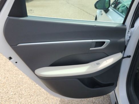 Used 2025 Hyundai Sonata SEL FWD image 14