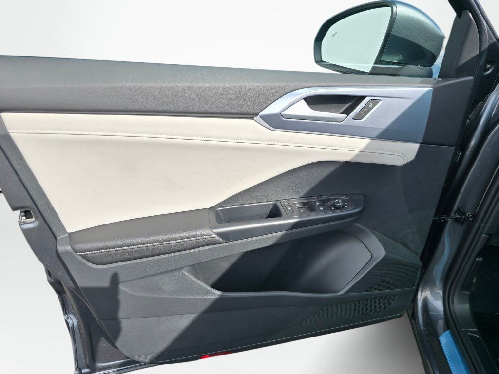 New 2026 Volkswagen Taos SE AWD/4WD image 18