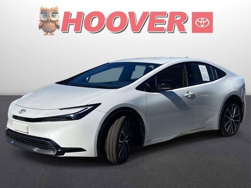 Used 2024 Toyota Prius XLE image 6