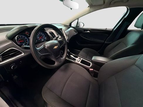Used 2017 Chevrolet Cruze LS FWD image 20