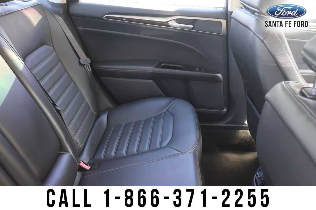 Used 2016 Ford Fusion SE w/ Equipment Group 202A FWD image 12