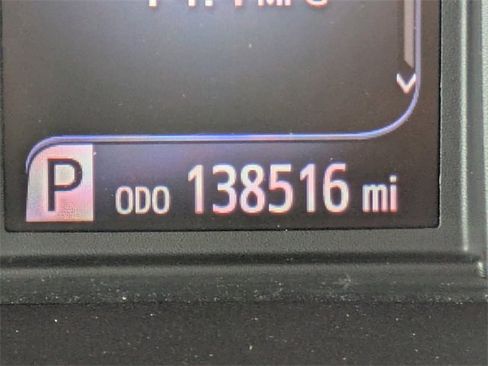 Used 2016 Toyota Sienna XLE image 32